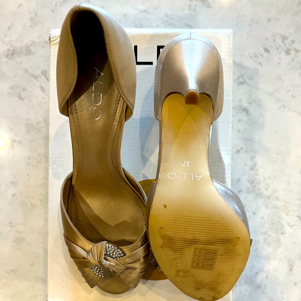 New in Box ALDO kitten heels
